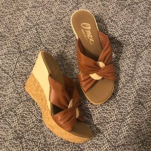 NWT Tan Onex Platform Sandals